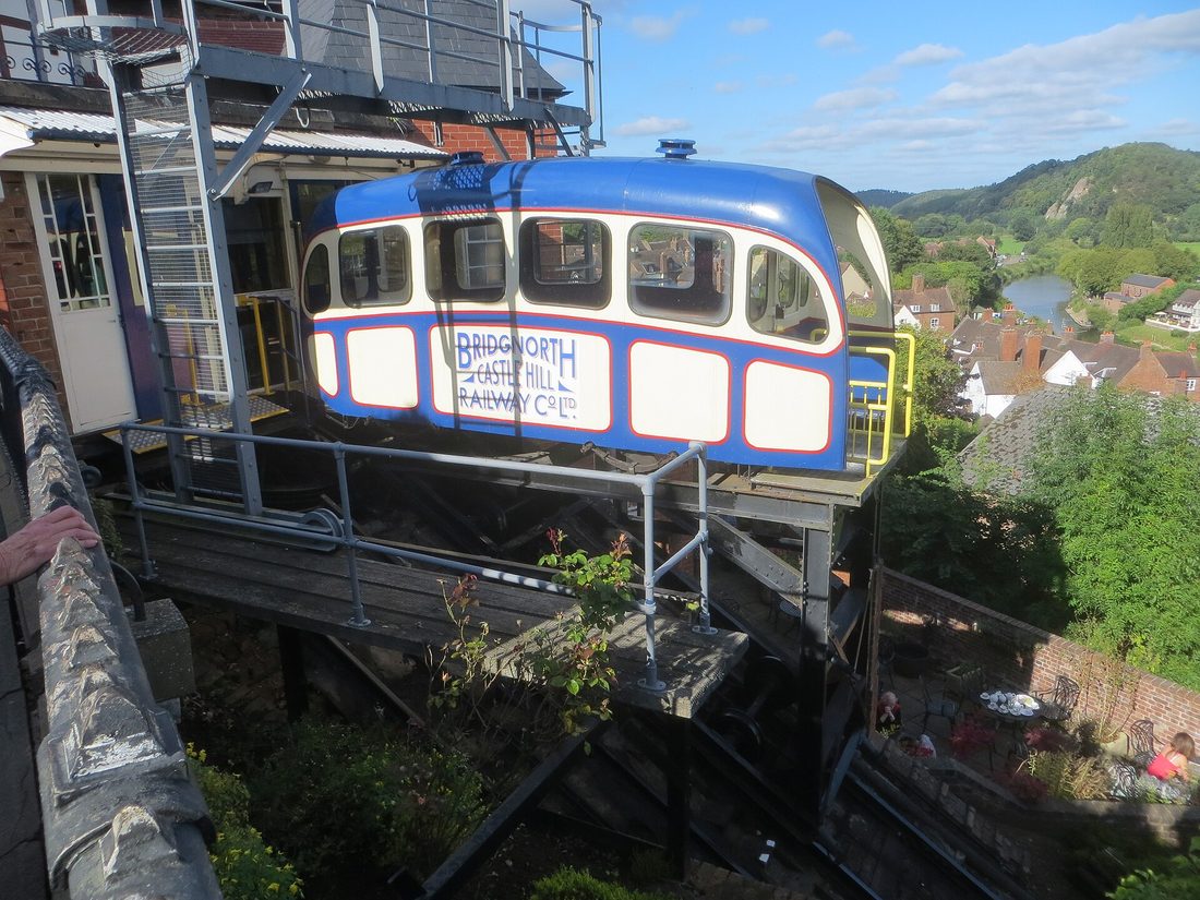 A blue funicular carriage on the Bridgnorth Cliff Railway